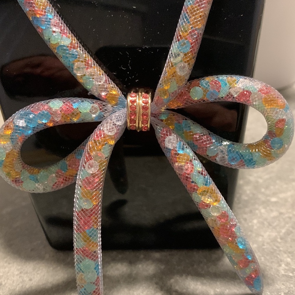 Betsy Johnson mesh crystal bow necklace - Picture 3 of 6